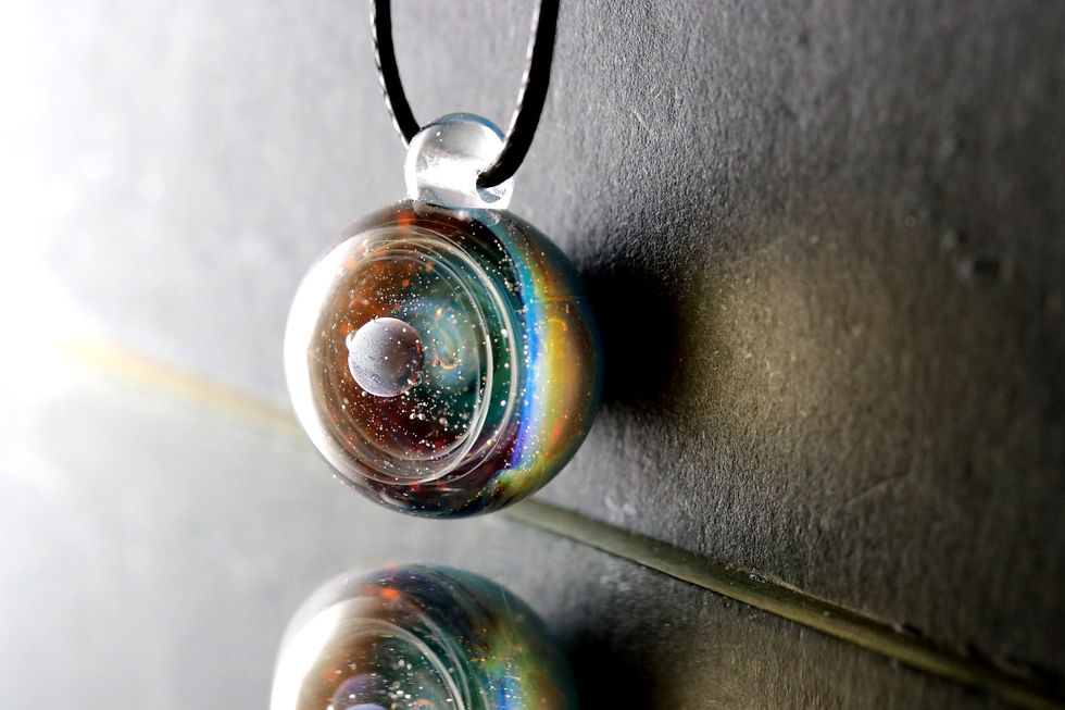 Miniature : Bijoux  galaxie en verre, Galaxie N°112, irisé, collier noir