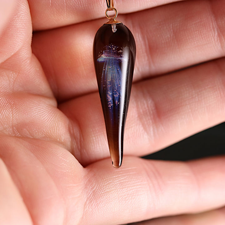 pendentif méduse violet en verre