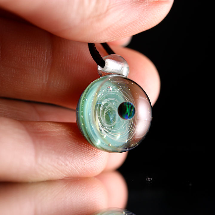 Pendentif verre opale, collier Galaxie n°430