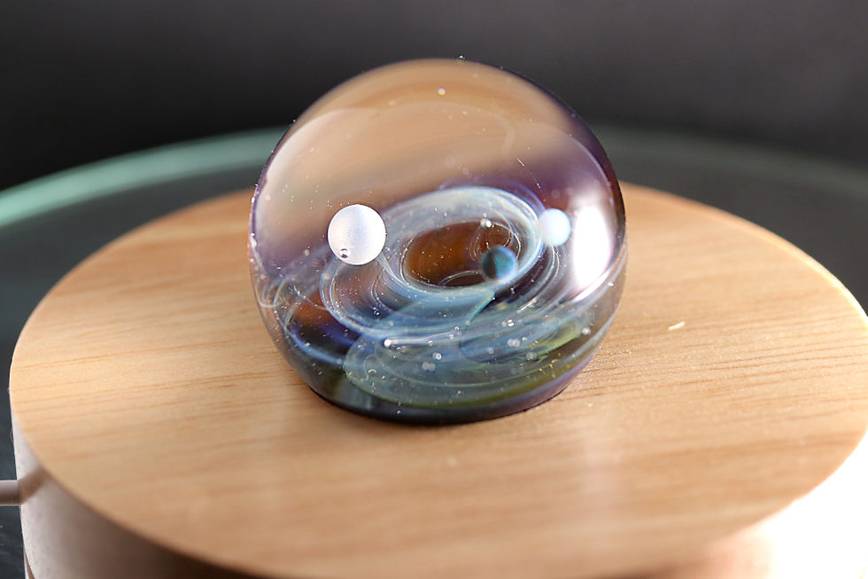 Thumbnail: Sphère galaxie en verre artisanale, spirale bleue, Galaxie Bracelet