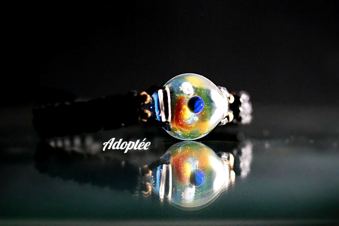 Bracelet Galaxie unisexe:  bracelet noir, perle de verre colorée