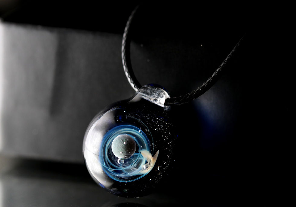 Magnifique pendentif verre, cosmos bleu