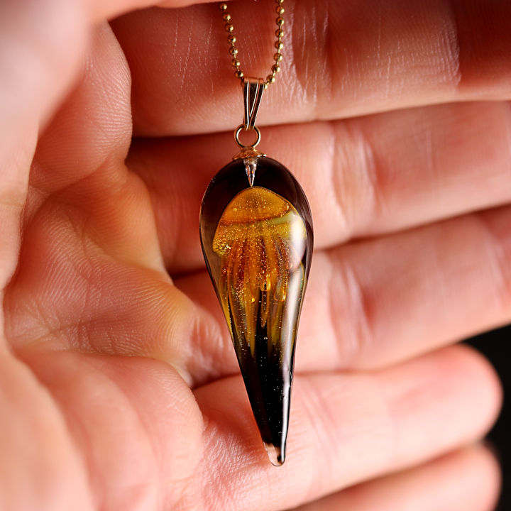 Miniature : Magnifique pendentif méduse