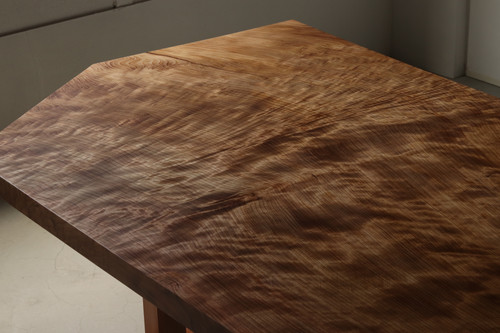 蓮の花　一枚板テーブル 蓮の花 一枚板テーブル 蓮の花 一枚板テーブル 蓮の