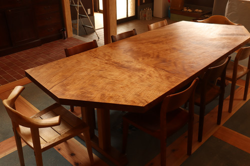 蓮の花 一枚板テーブル 蓮の花 一枚板テーブル 蓮の