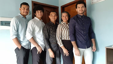 JOSÉ DOMINGOS E FAMÍLIA- MISSIONÁRIOS DA IADESL NO PARAGUAI (MINGA GUAZÚ).jpeg