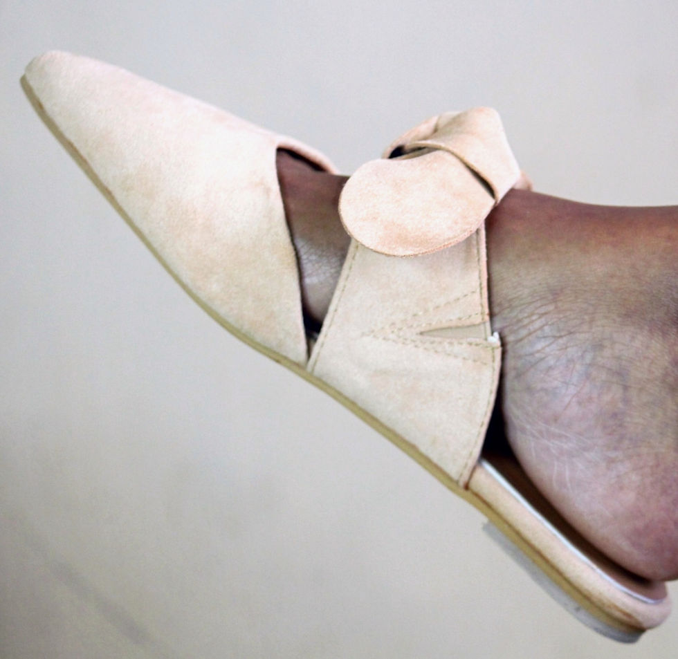 Thumbnail: Ladies Pointed Toe Suede Leather Bow loafers