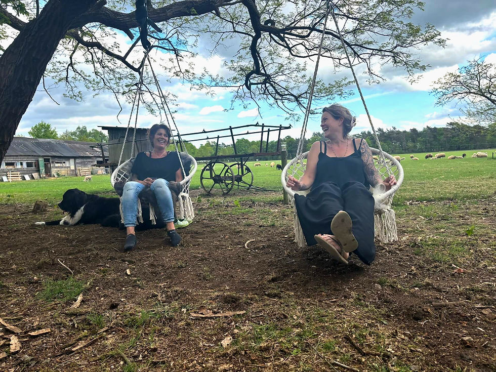 De initiatiefnemers van Veluwse Vachtjes: Sandra Donck - Essenburg (l) en Miranda Adam - Grift (r)