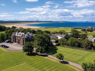 Biggest Scottish Senior Schools Fair Includes Discussion on Smartphones