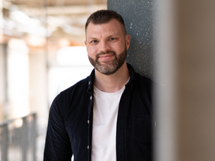 Warum deine Website dich täglich Geld kostet - Sandro Kurmann teilt sein Geheimnis