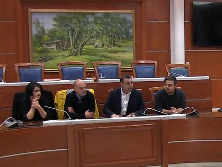 Αθέμιτος ανταγωνισμός της UBER στα βανάκια με οδηγό