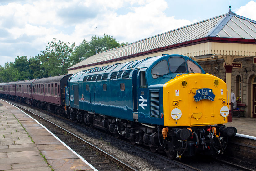 40012 Running Day