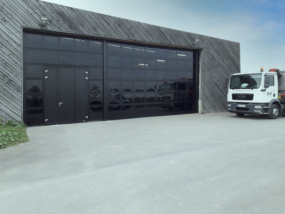 Anfahrschaden am Garagentor bzw. Industrietor - Wer haftet?