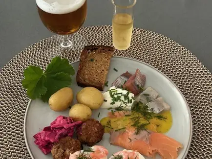 Påsktallrik på AHN