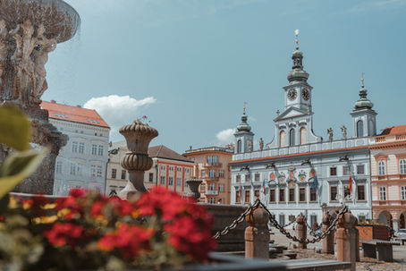 Sights in Budweis - Historic downtown and Hluboká castle