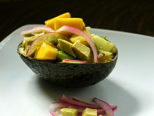 EXOTIC SALAD WITH AVOCADO, MANHO AND MOZZARELLA - ეგზოტიკური სალათი ავოკადო, მანგო და მოცარელათი