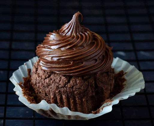 CHOCOLATE CREAM CHEESE FROSTING - შოკოლადისა და კრემ-ყველის კრემი