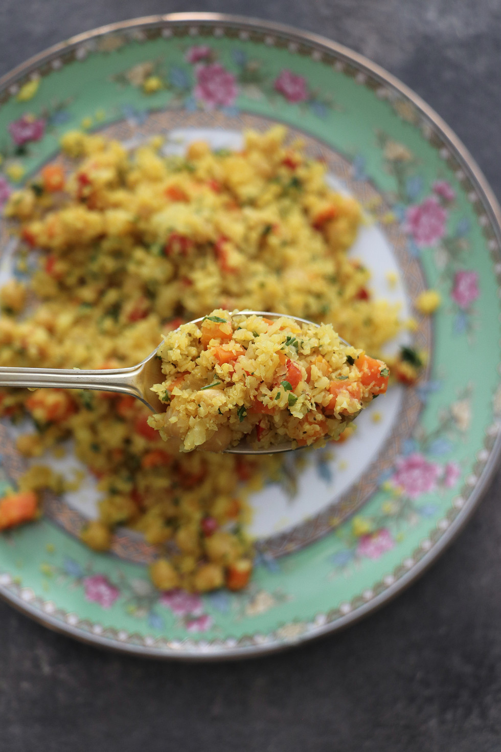 "קוסקוס" כרובית עם ירקות