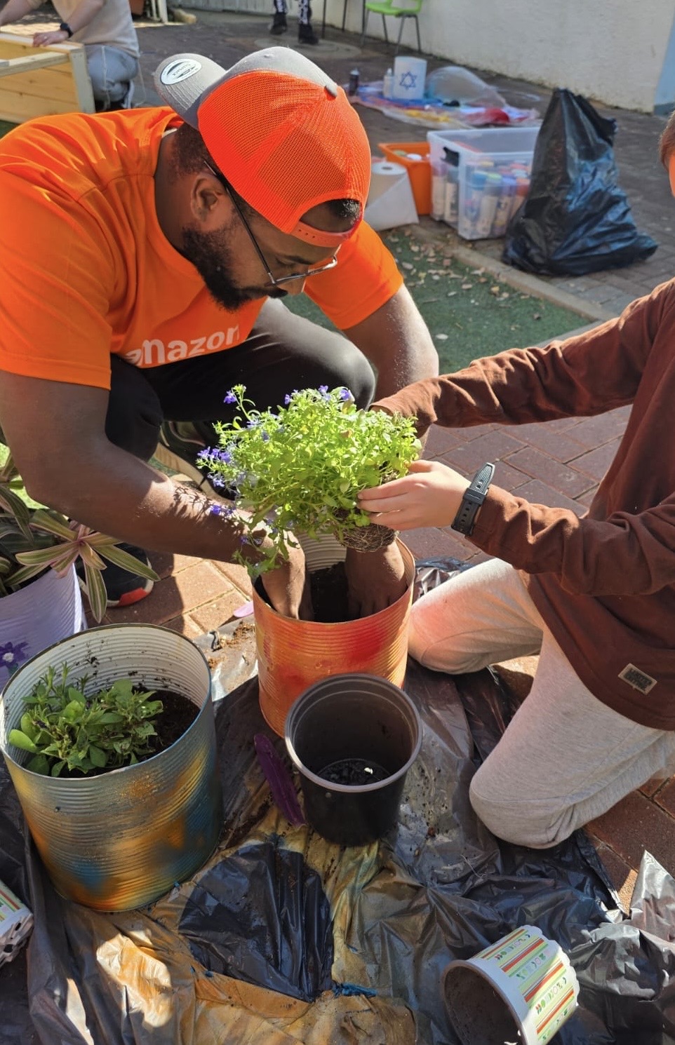 חברת אמזון בשיפוץ ספרייה בית ספר שטרכמן