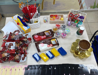 בנק דיסקונט - קאפקייקס עם ניצולי שואה