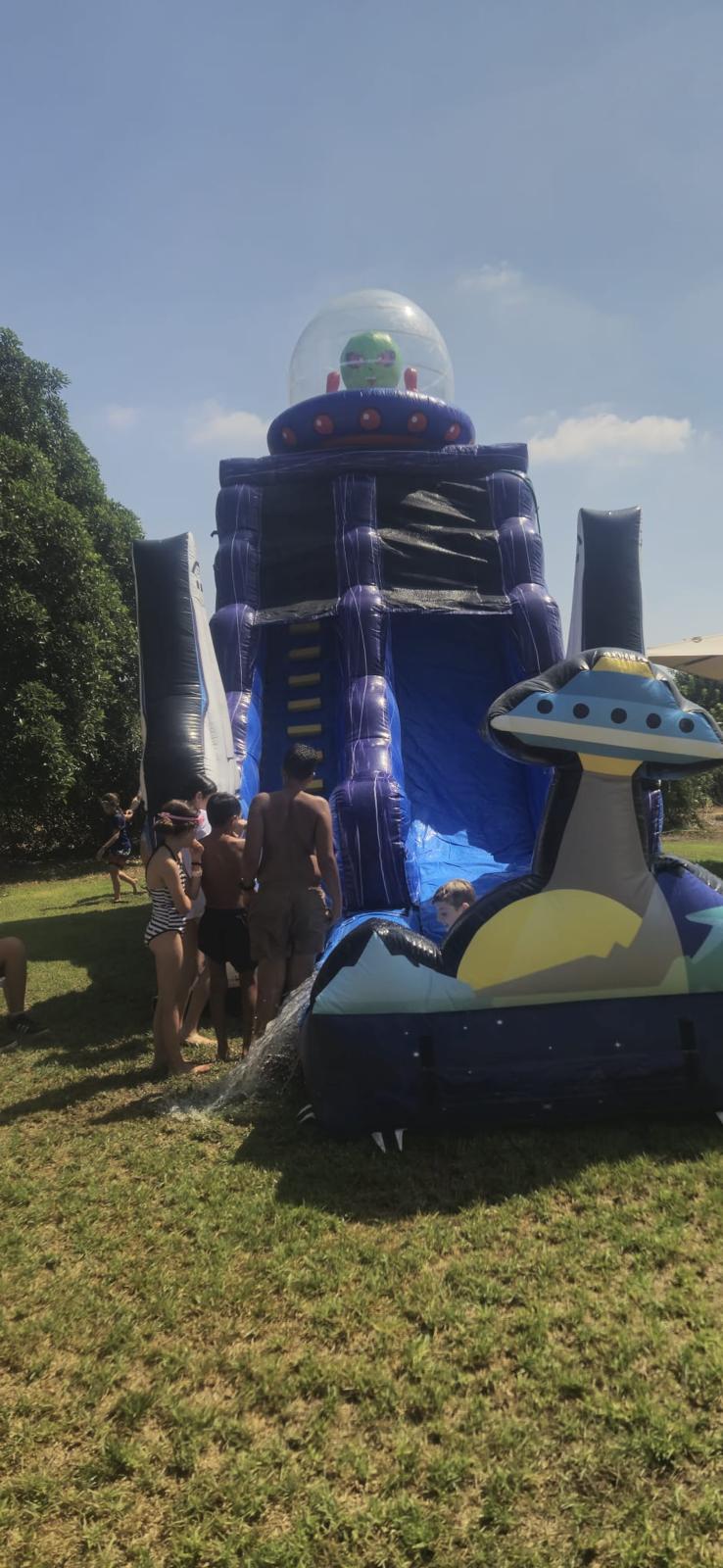 מגלשות מים ענקיות