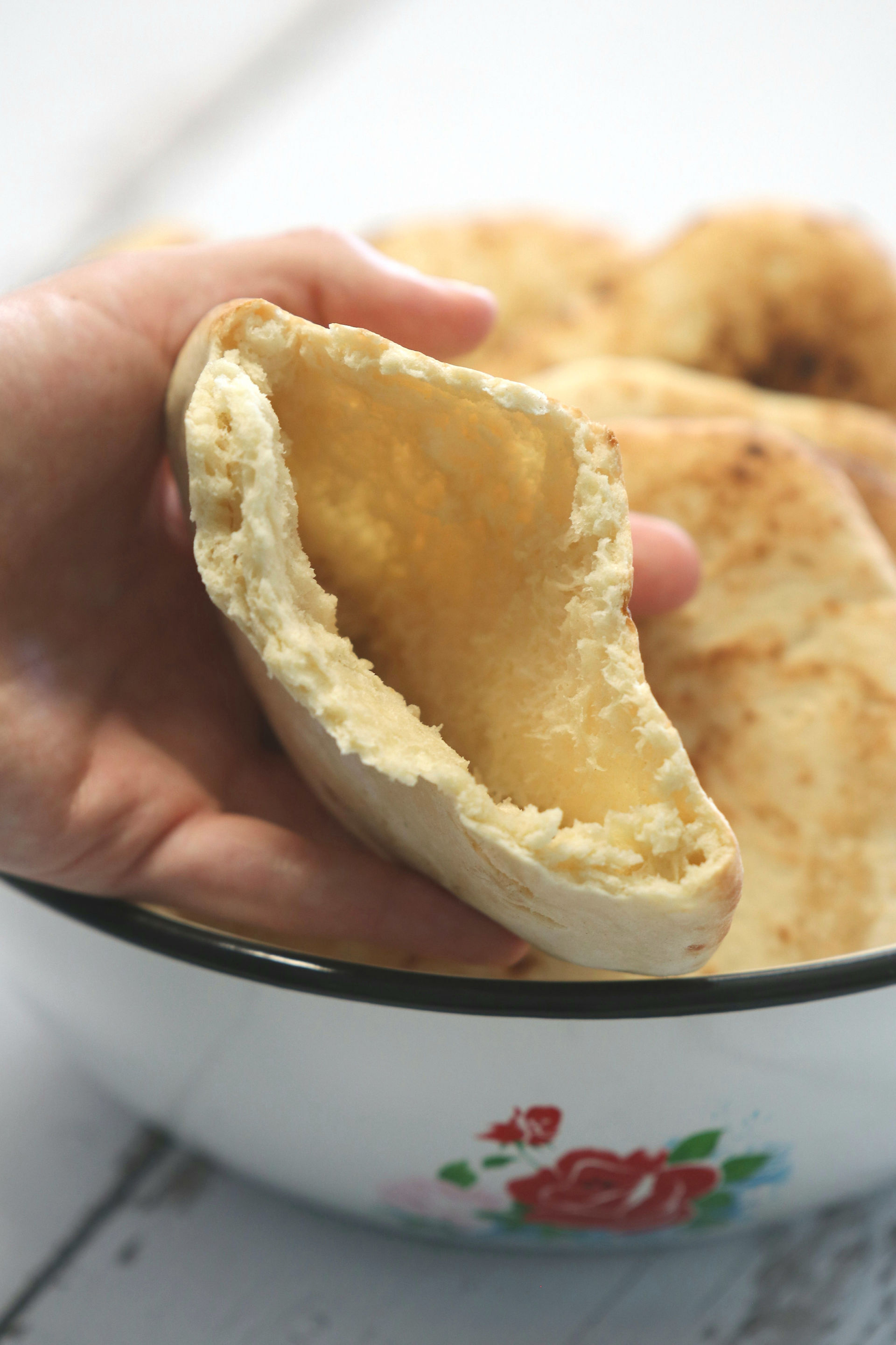 תראו איך נוצר הכיס החלומי של האויר בתוך הפיתה