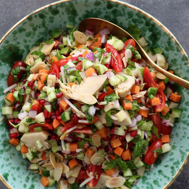 סלט צבעוני עם לבבות ארטישוק