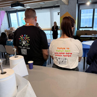 מיזם אפיק פורים - הכנת תפאורה למסיבת פורים