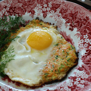 לביבת שקשוקה עם זוקיני ובטטה