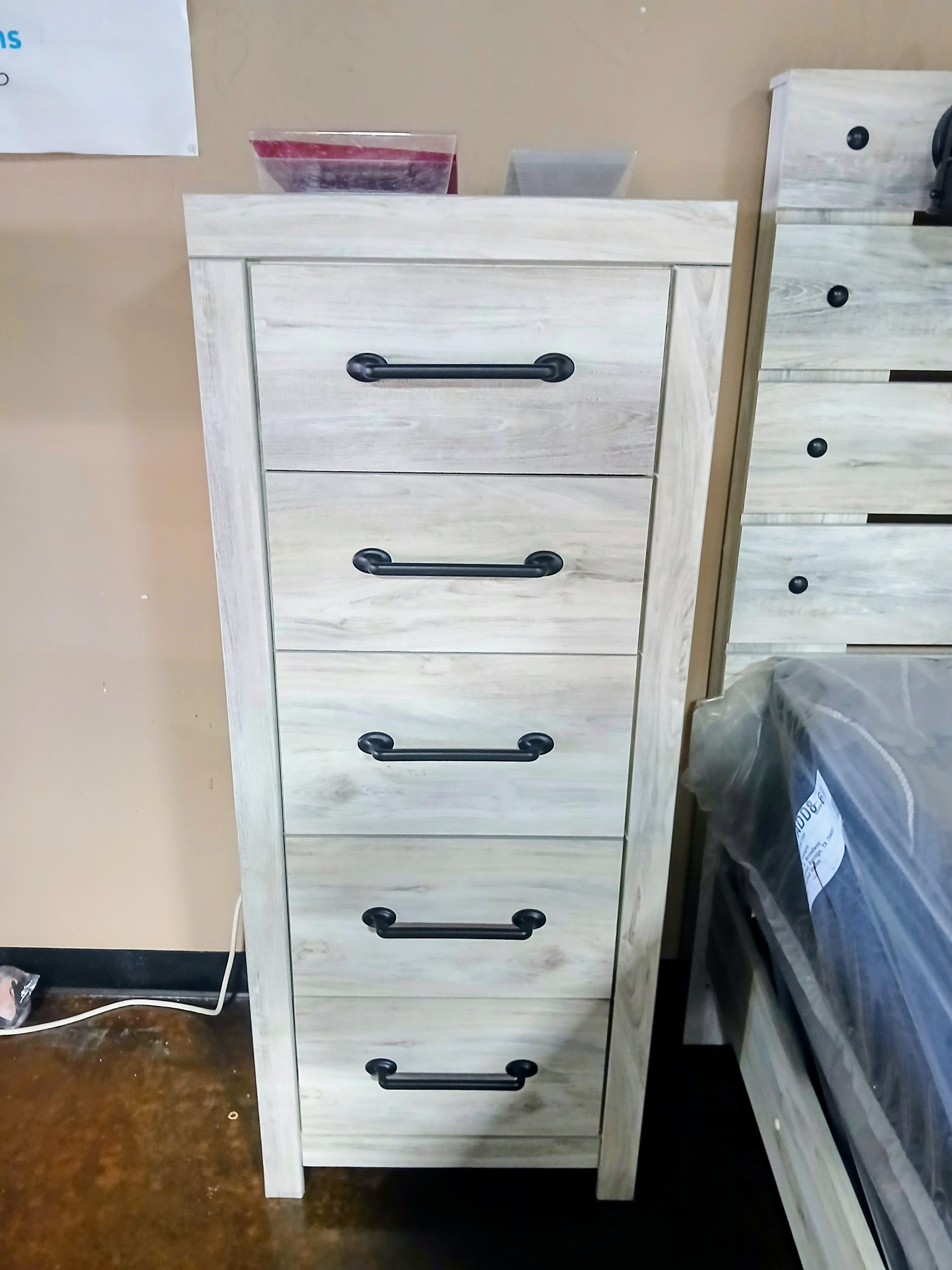 Cambeck Chest