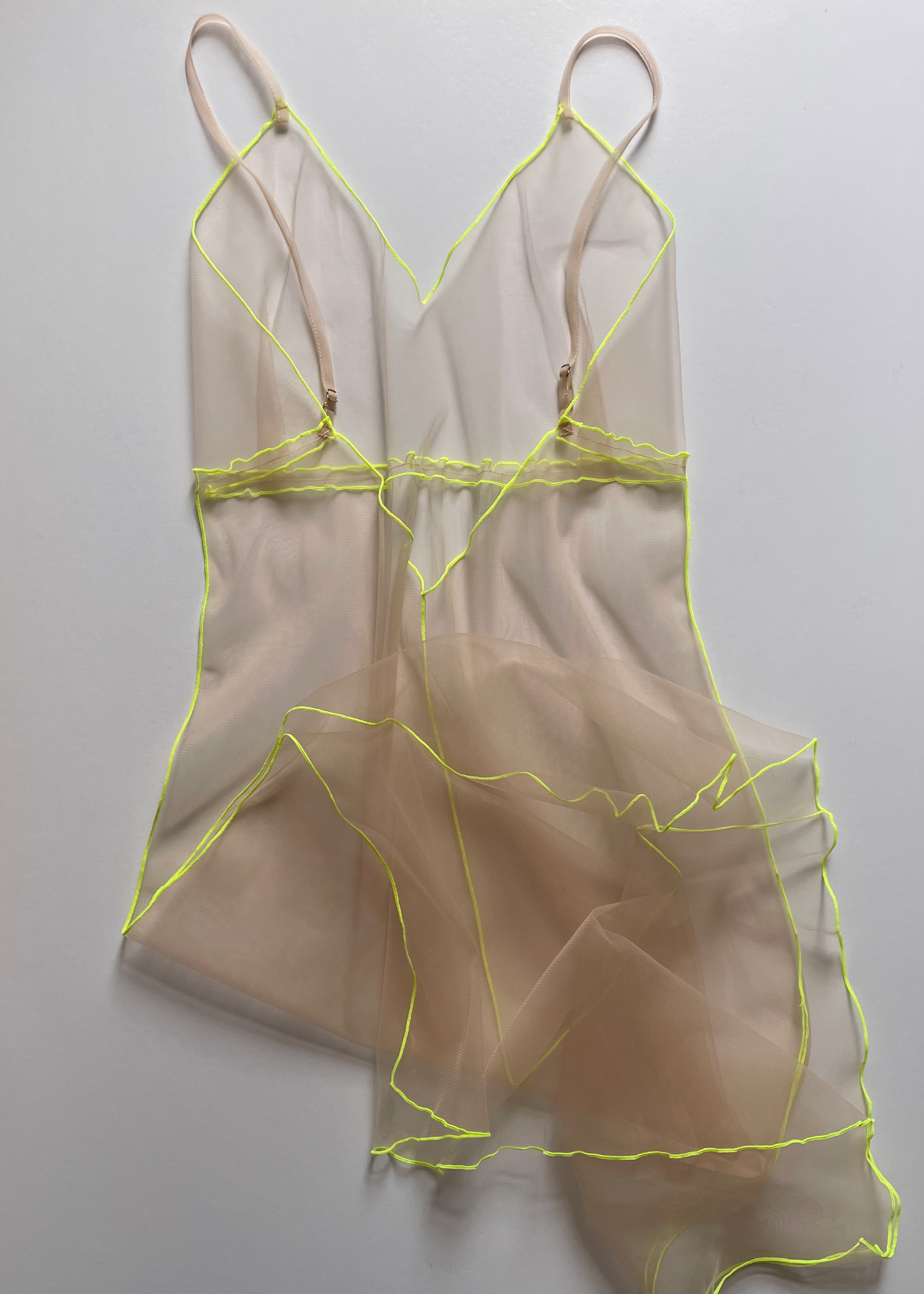 SLIP DRESS NUDE NEON