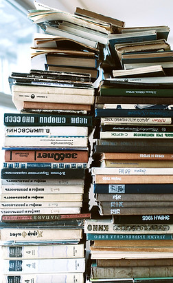 books-piled-up-on-the-table-3747502_edit