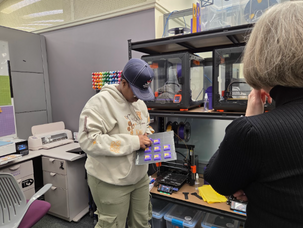 Creative Technologies Lab Opens the Makerspace in the University Library