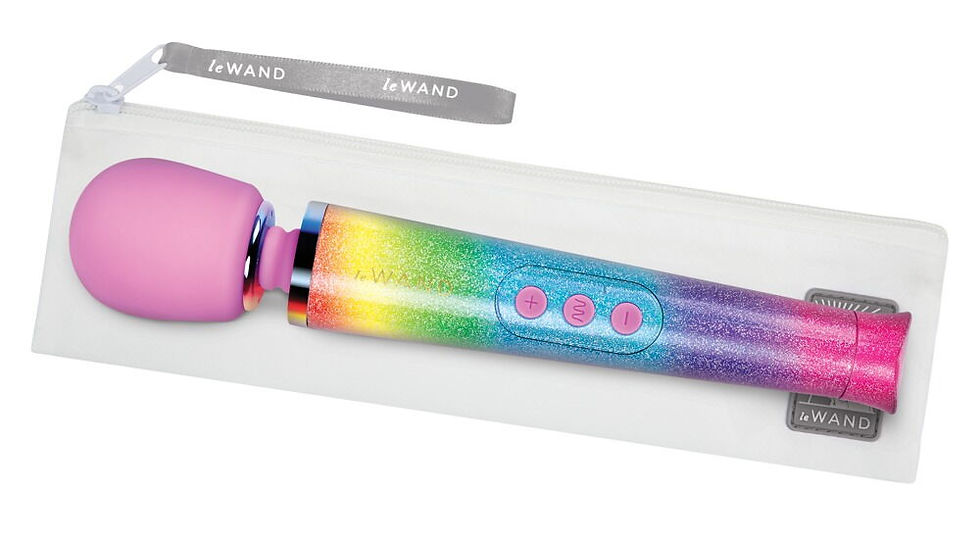 Thumbnail: le Wand Massagestab in Regenbogenfarben. liegend auf le Wand Aufbewahrungsbeutel