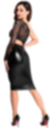 Frau in asymmetrischem Kleid mit Rockteil aus Wetlook und Oberteil aus Spitze, eine Seite langarm die andere frei, Rückblick
