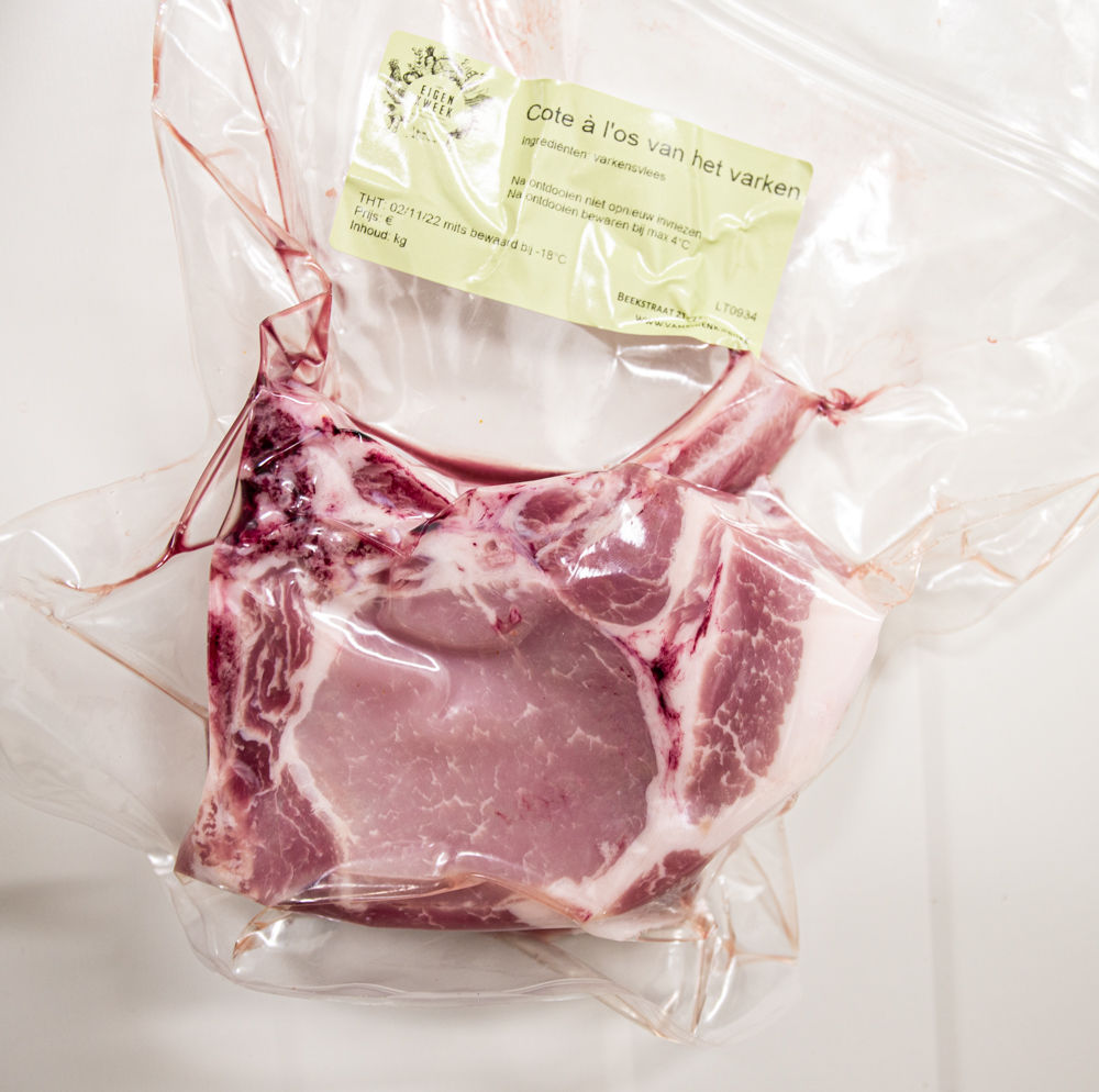 Cote à l'os van het varken