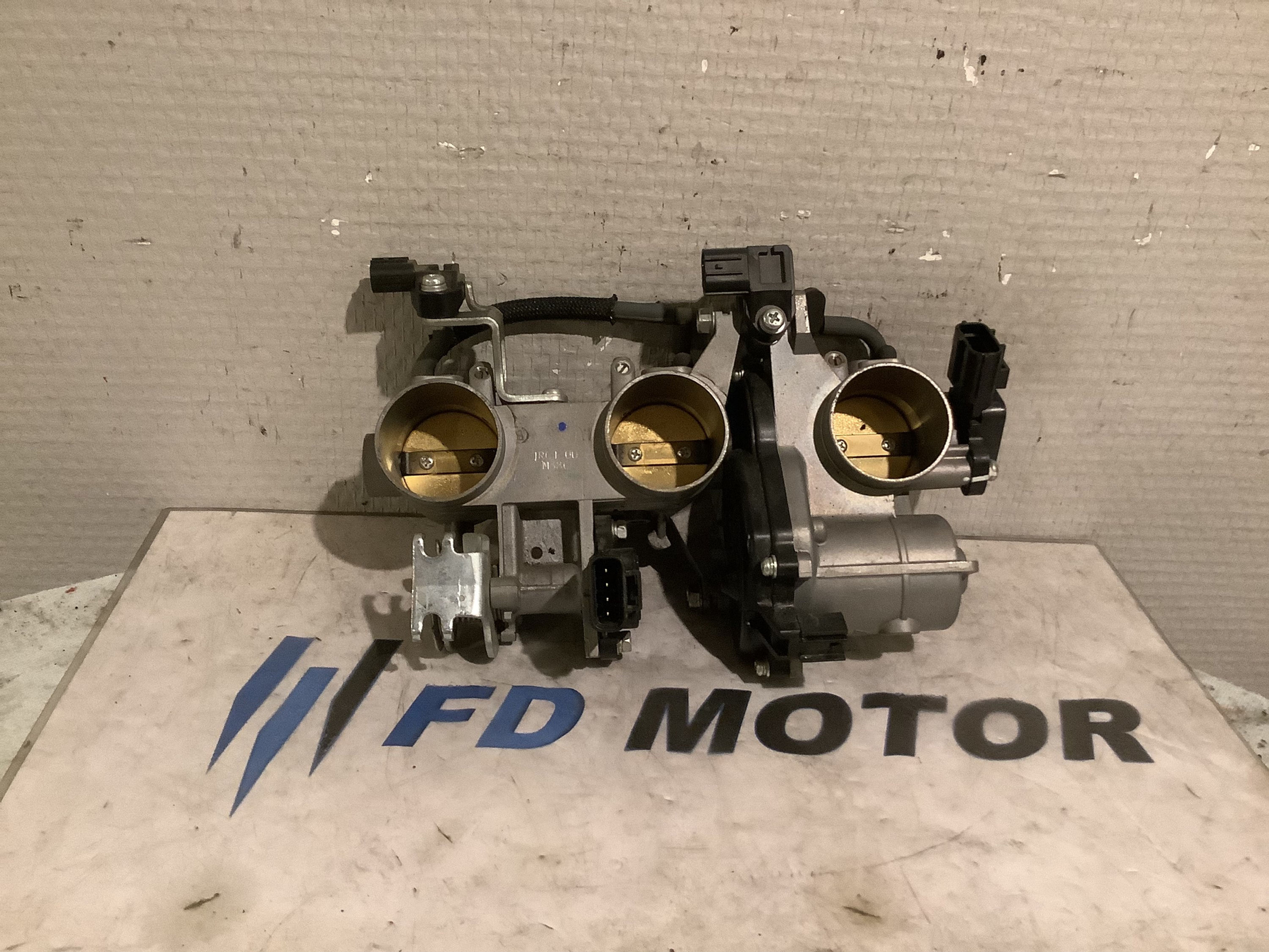 Injection papillon MT09