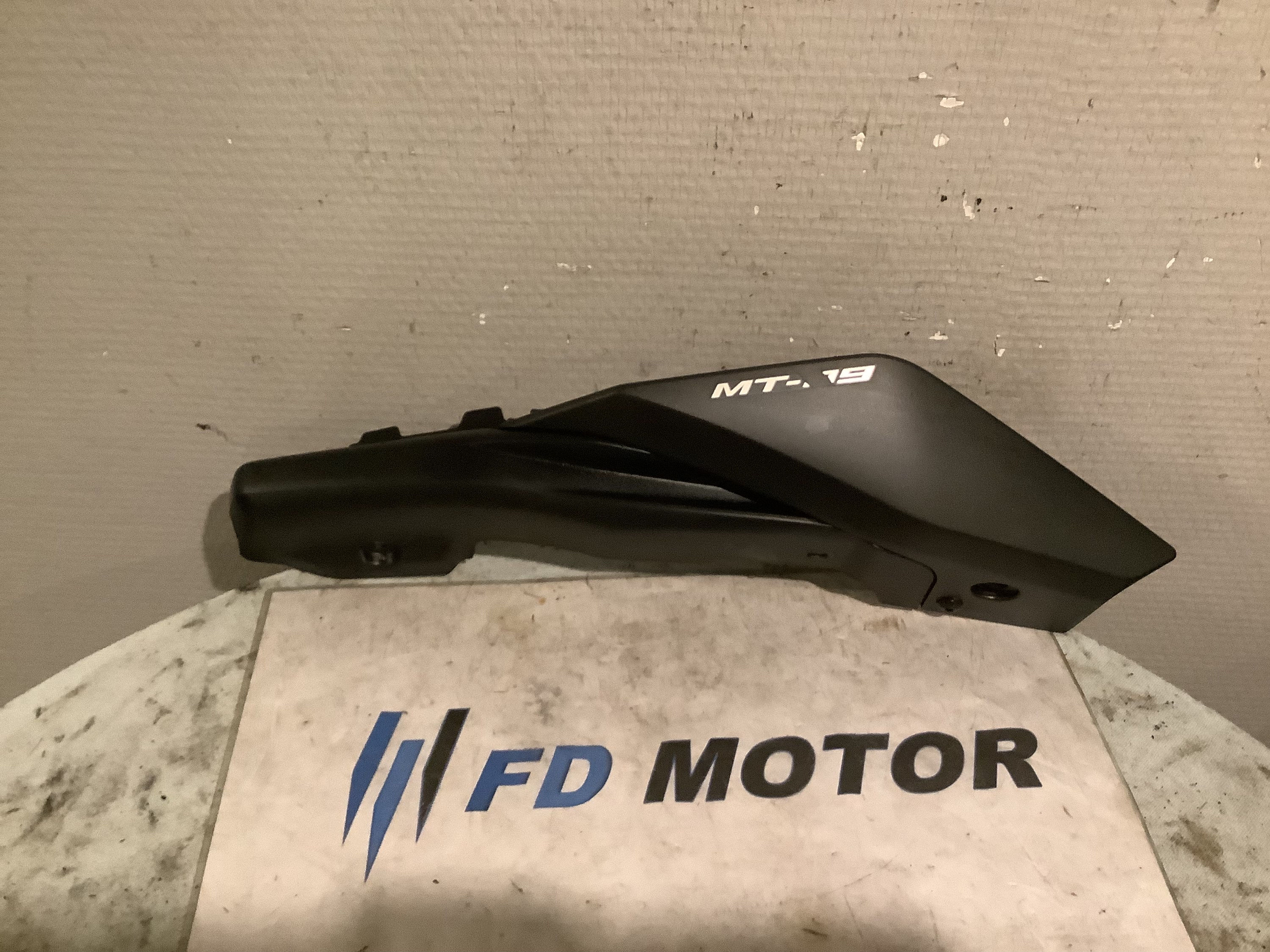 Carénage arrière gauche MT09 