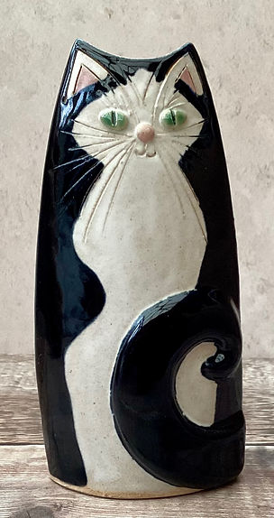 Ceramic black and white cat