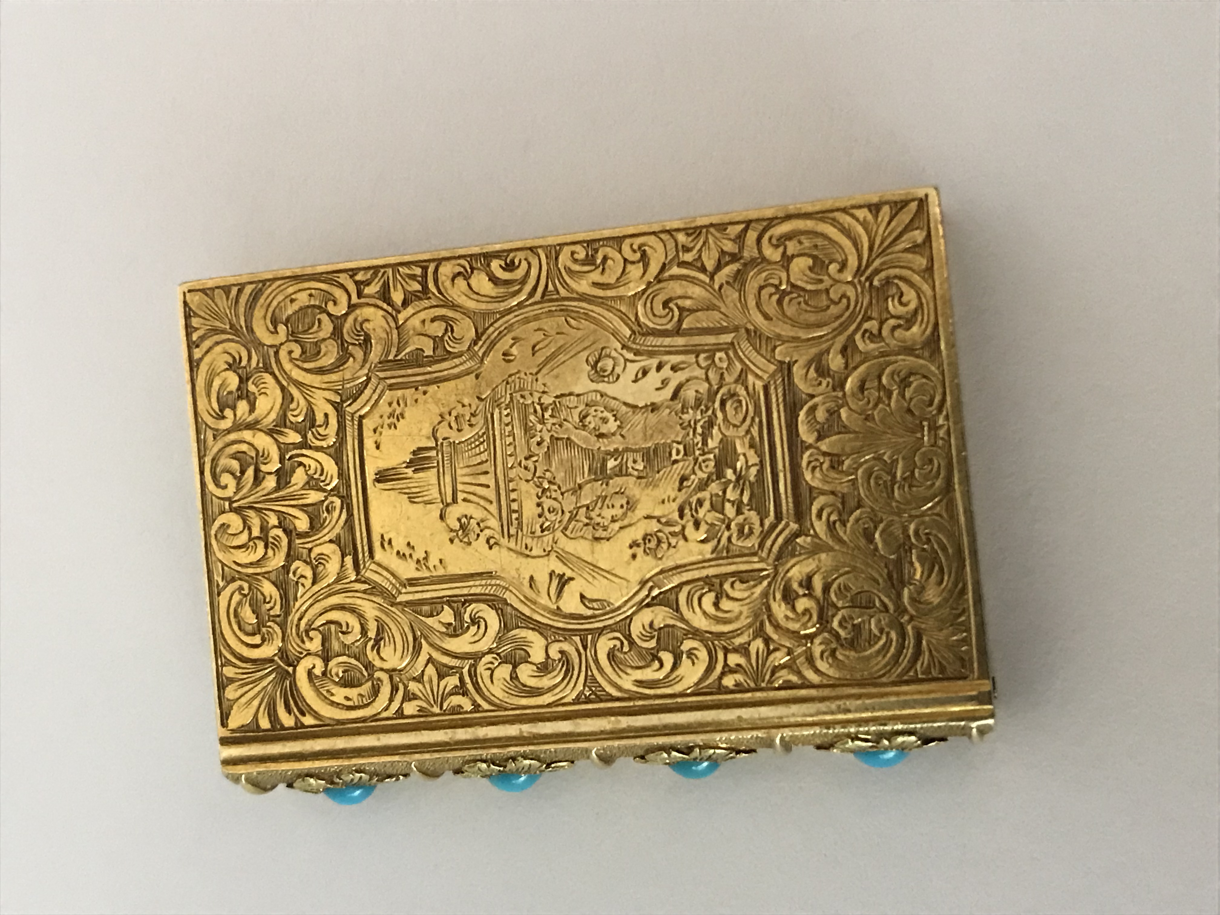 Fine 18ct gold book vinaigrette
