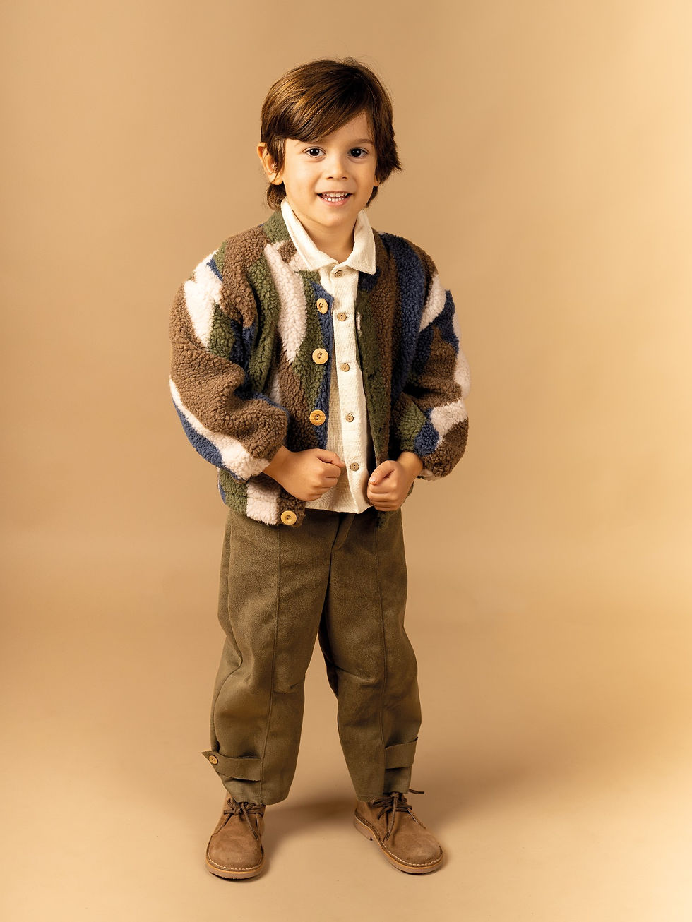 Miniatura: Completo camicia con taschino ricamato e pantaloni scamosciati - Calamaro