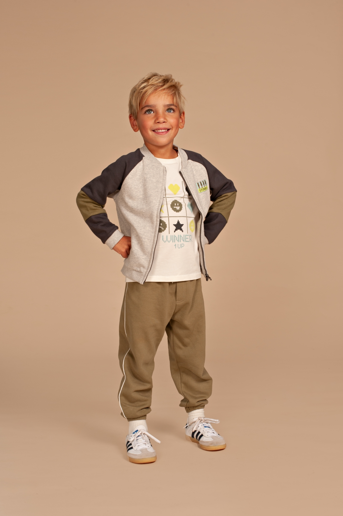 Felpa con zip fascia verde militare