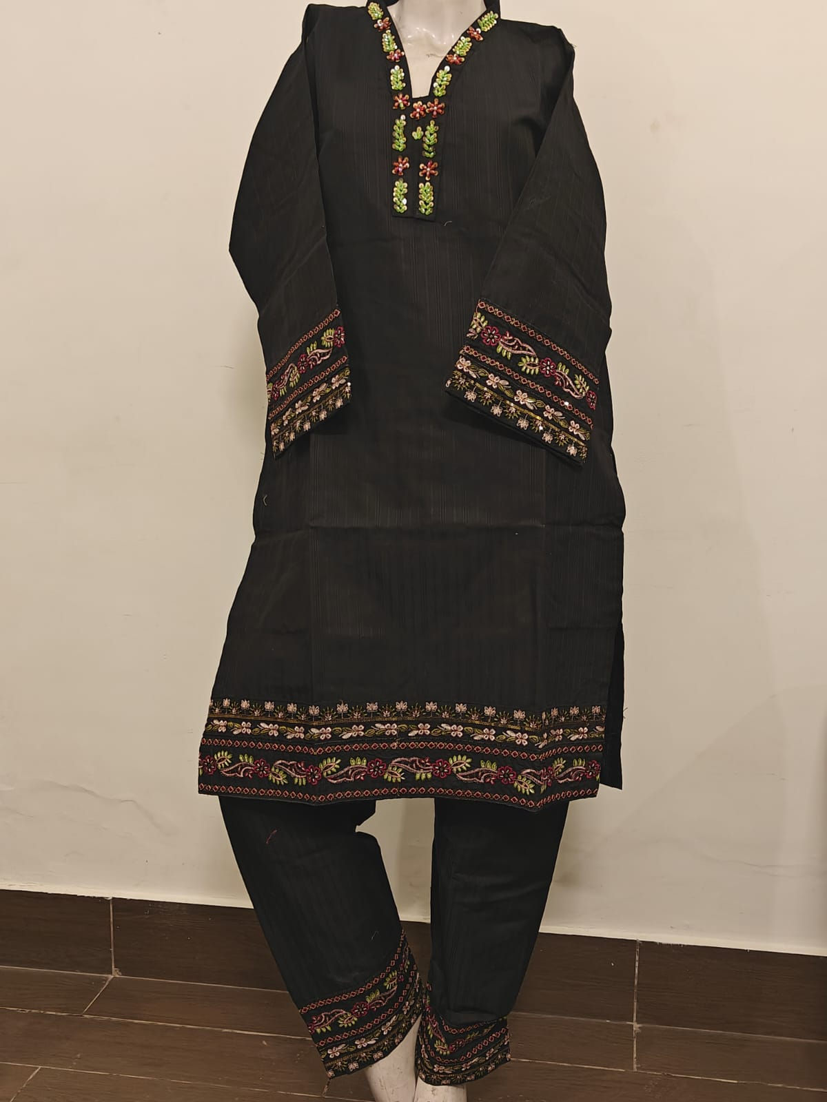 Winter Collection Doria Cotton Embroidery 2PC Medium  8013