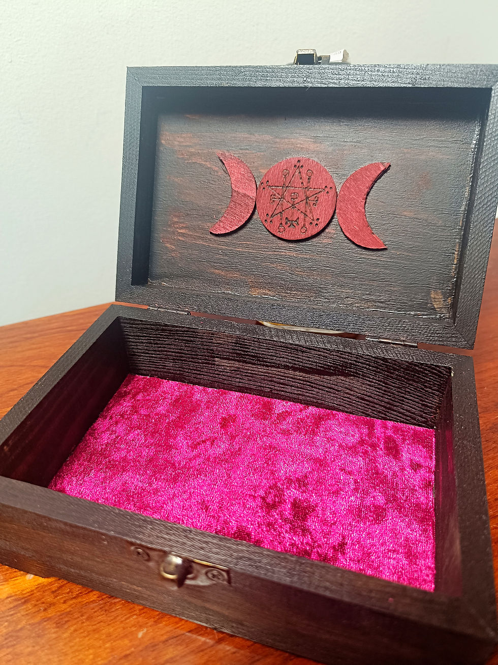 Thumbnail: 'Divination Hour' Altar Box dedicated to Astaroth