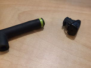 ウォッシャー液はココから出る。