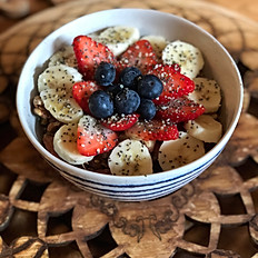 HOMEMADE GRANOLA & FRESH FRUIT
