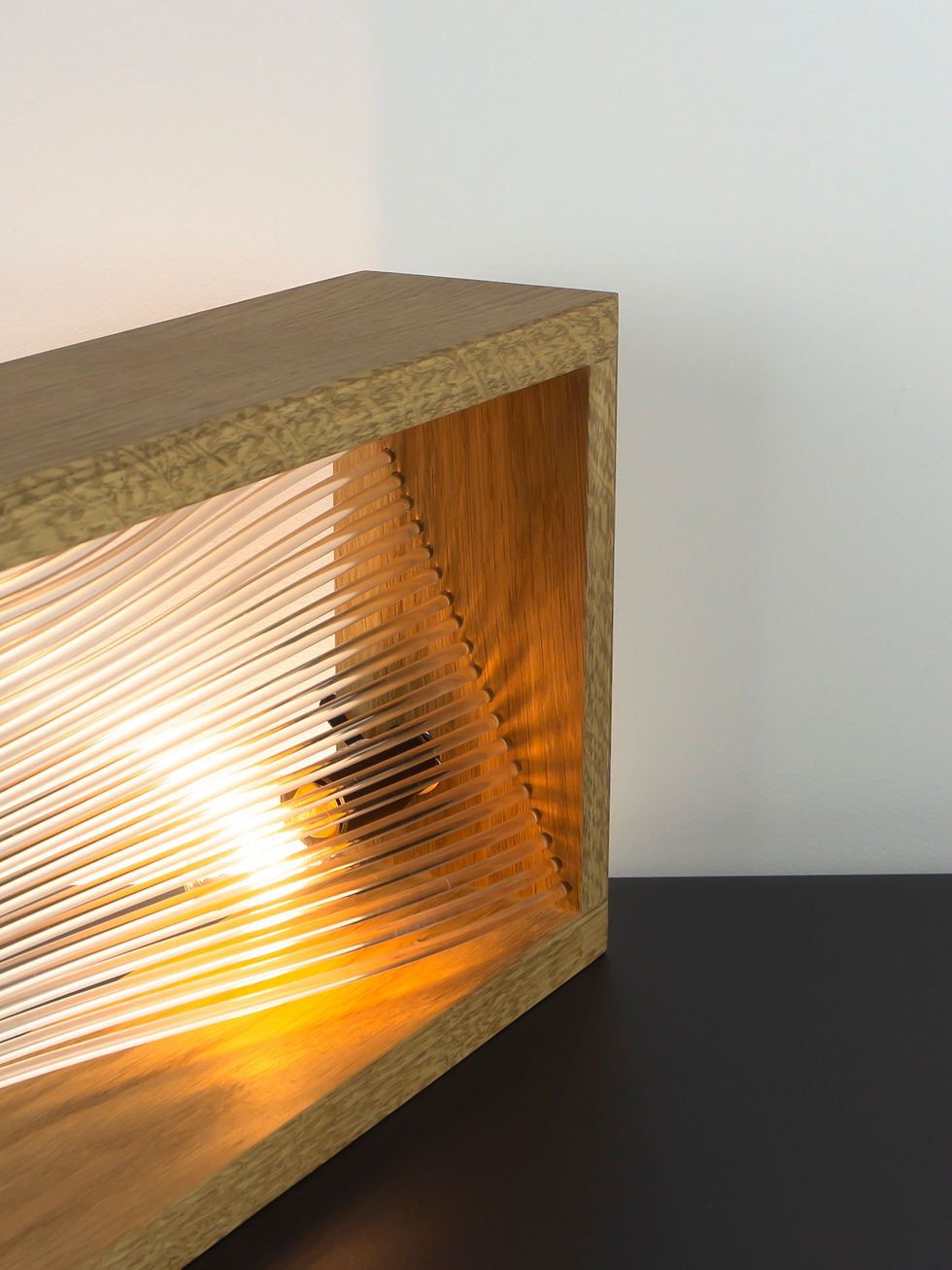Miniature : Lampe décorative mini Plex chêne vue détail ombre allumée