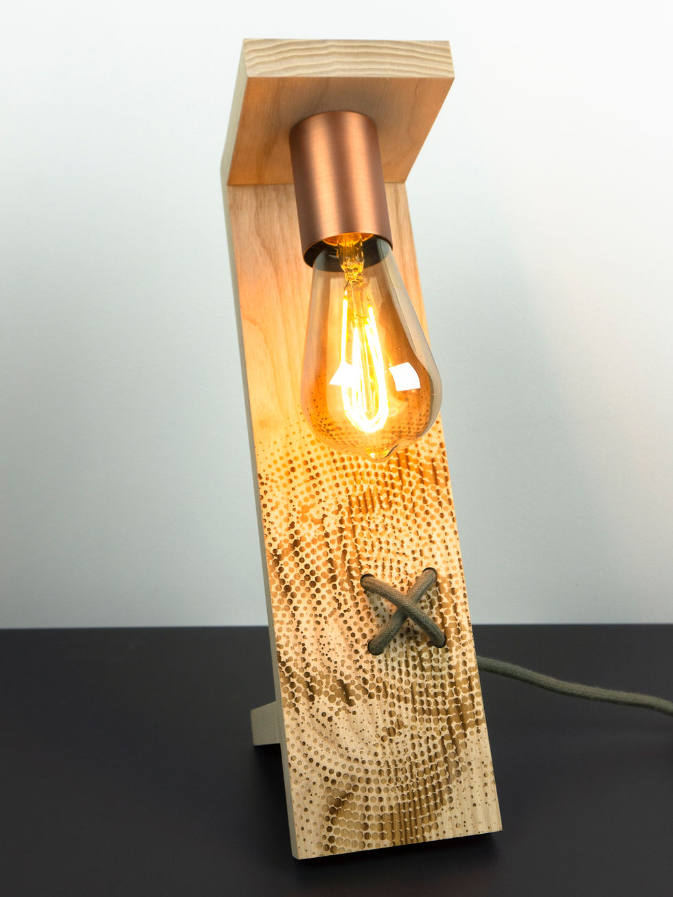 Miniature : Lampe en frêne gravé au laser