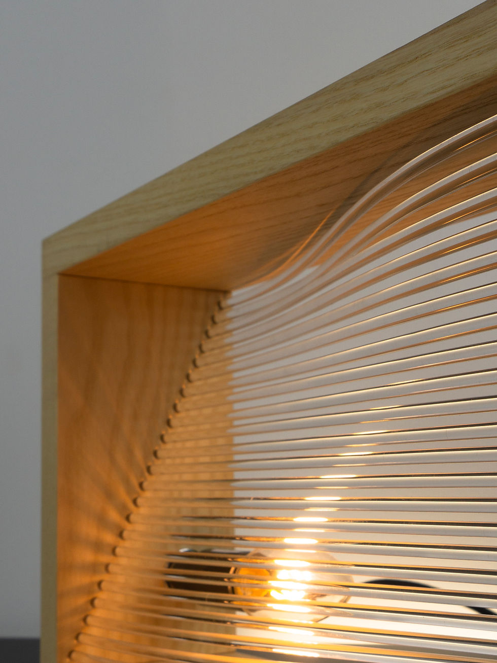 Miniature : Lampe en plexiglas mini Plex frêne allumée