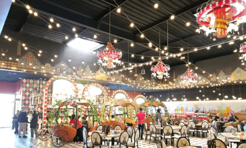 intérieur de la salle du restaurant wafu